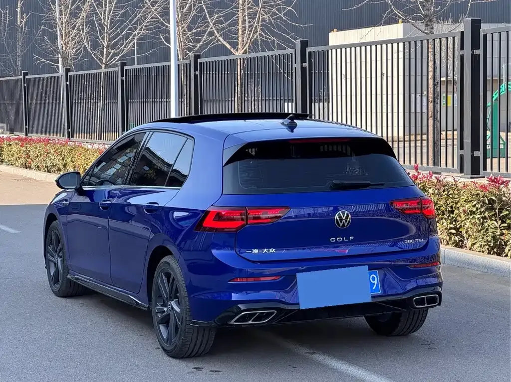 Volkswagen Golf 2023 из CN, фото 9
