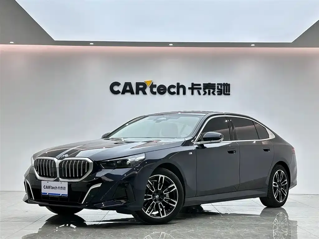 BMW 5 Series — фото 1