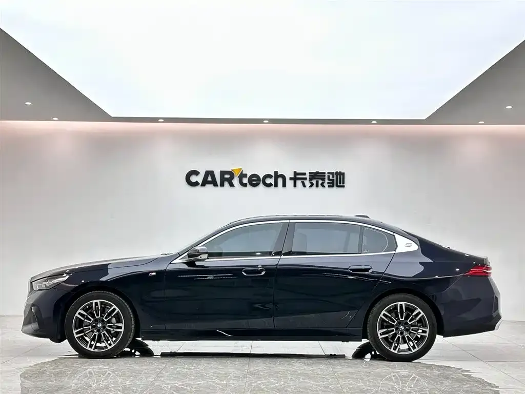 BMW 5 Series — фото 3