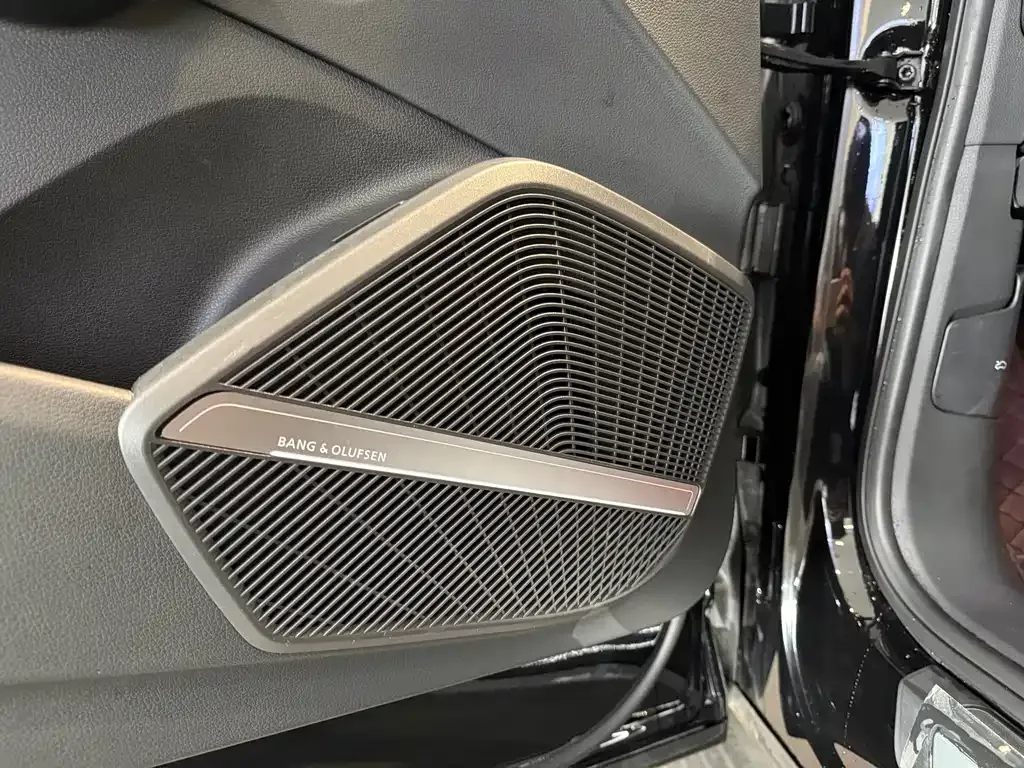 Audi Q5L 2023 из CN, фото 10