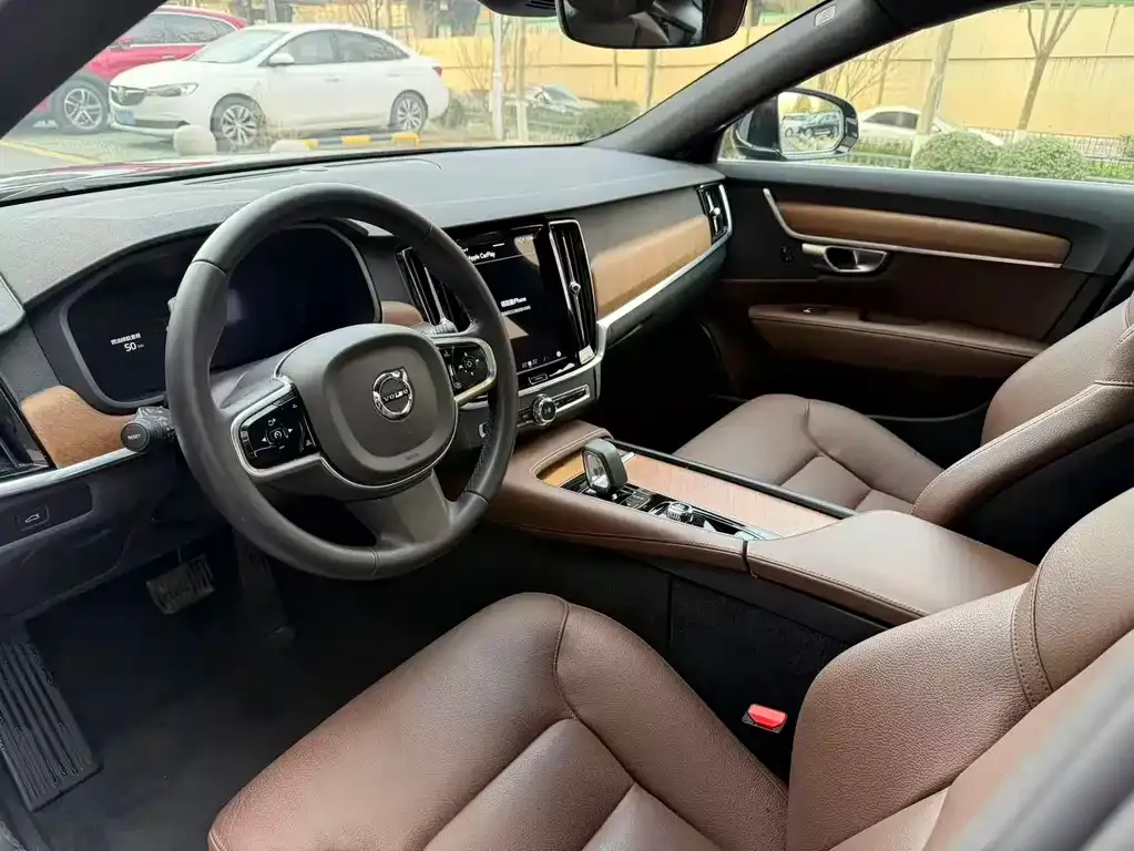 Volvo S90 — фото 4