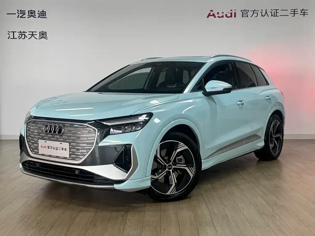 Audi Q4 e-tron — фото 1