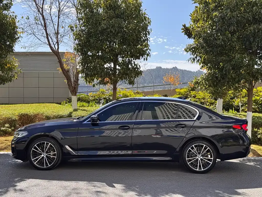 BMW 5 Series — фото 10