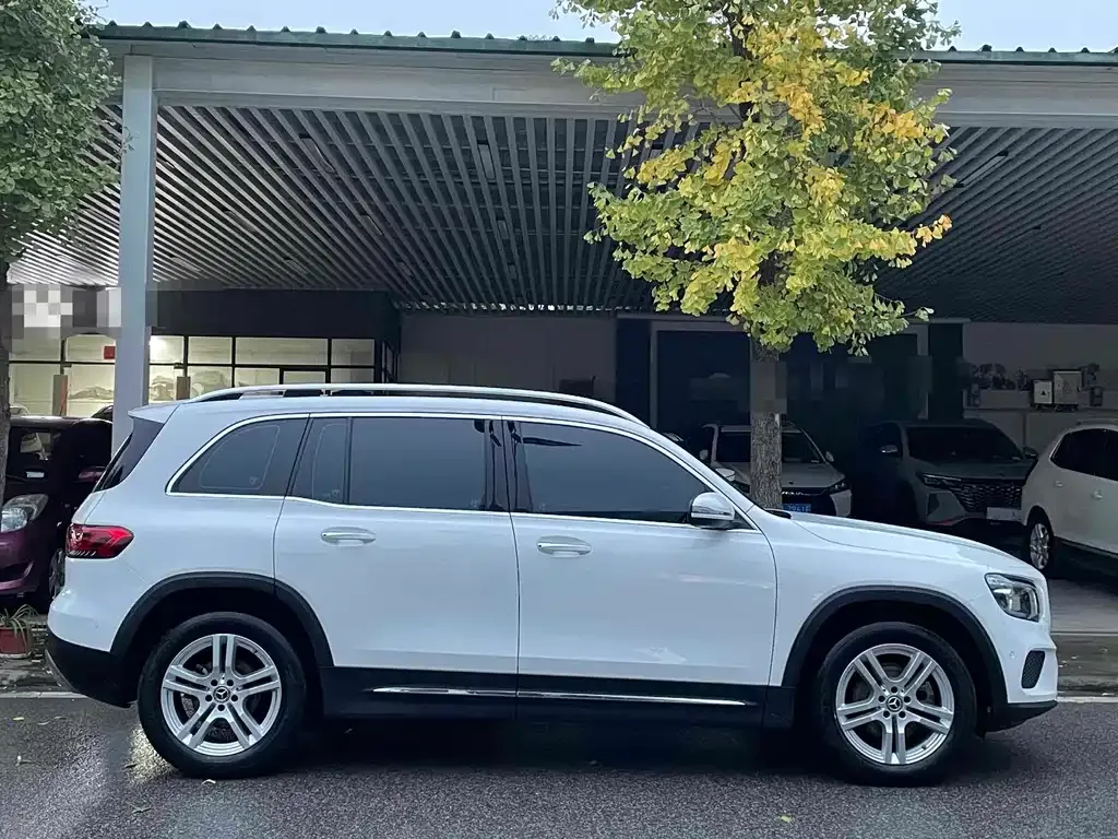 Mercedes-Benz GLB — фото 10