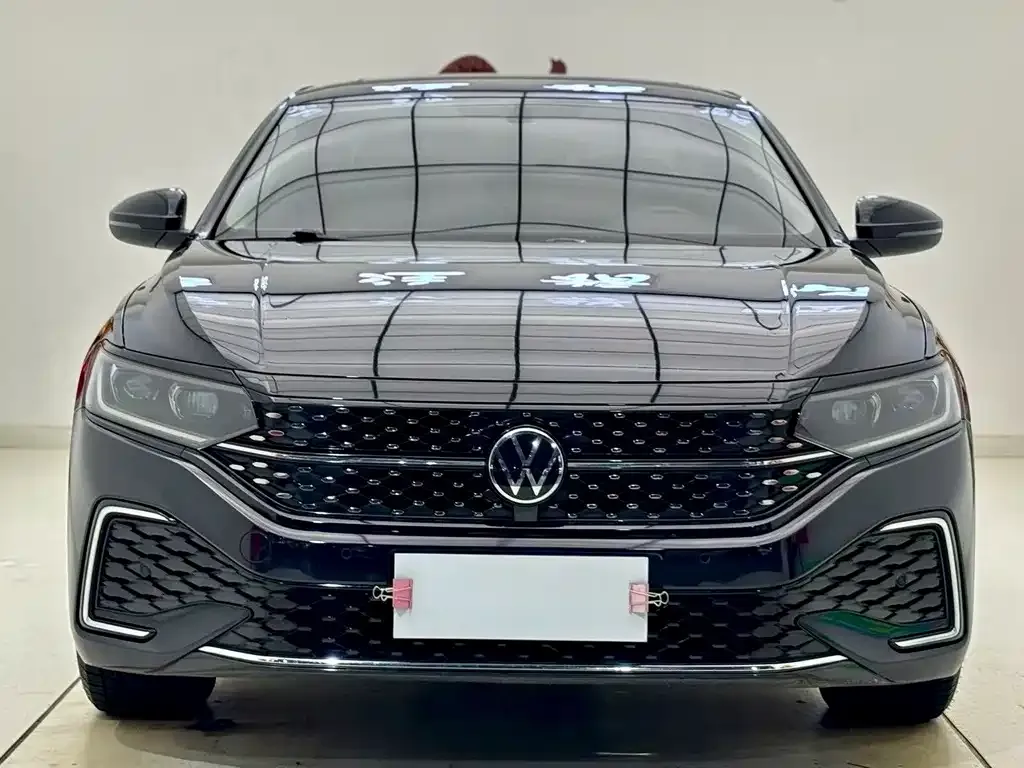 Volkswagen Passat 2023 из CN, фото 3