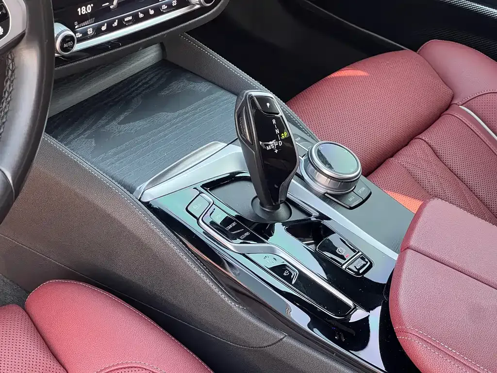 BMW 5 Series — фото 10