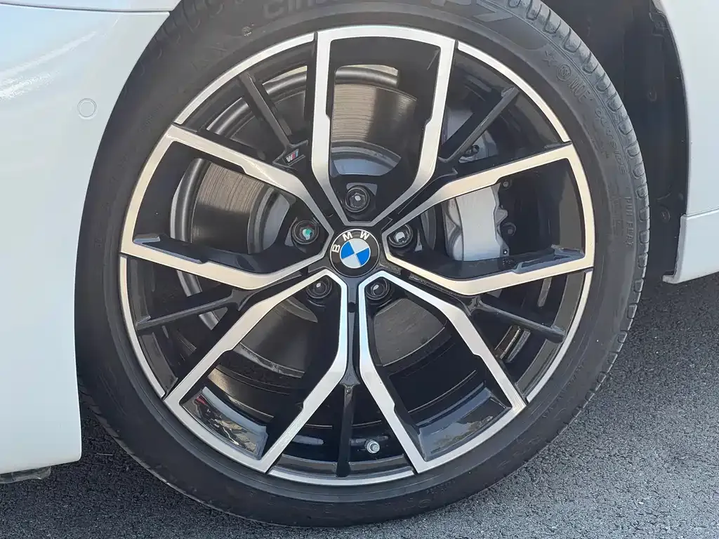 BMW 5 Series — фото 2