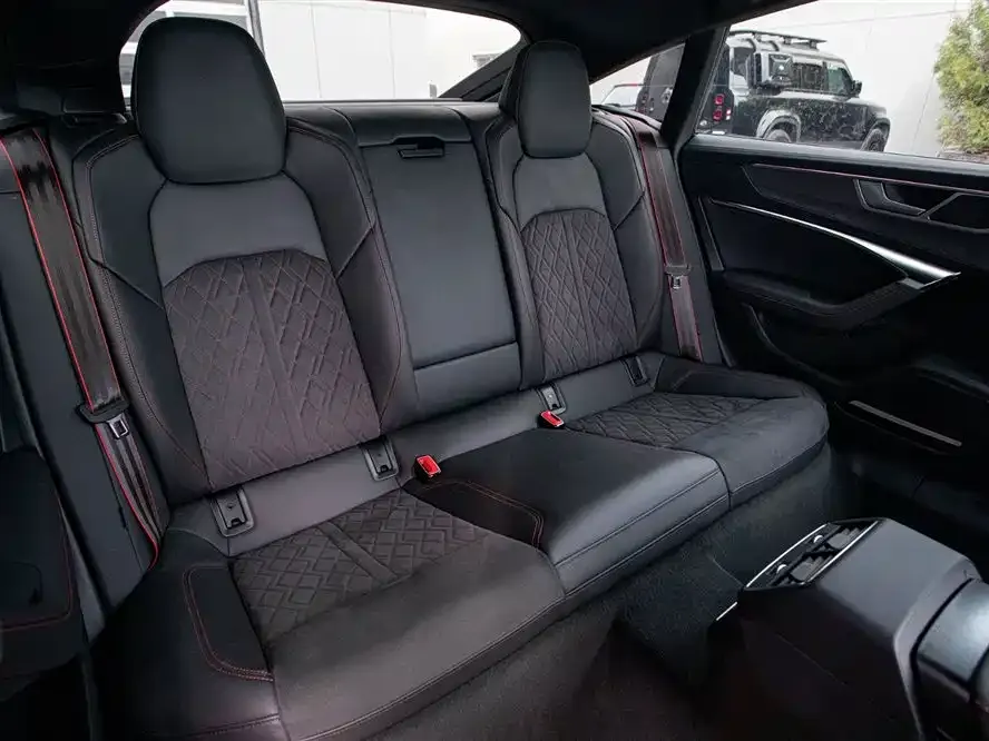 Audi S7 2024 из CN, фото 3