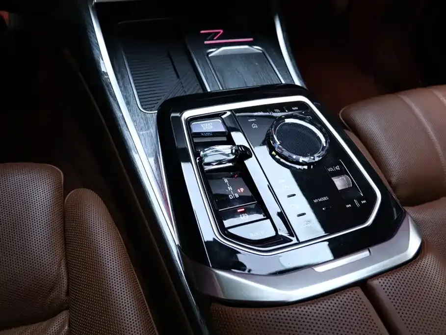 BMW i7 2024 из CN, фото 9