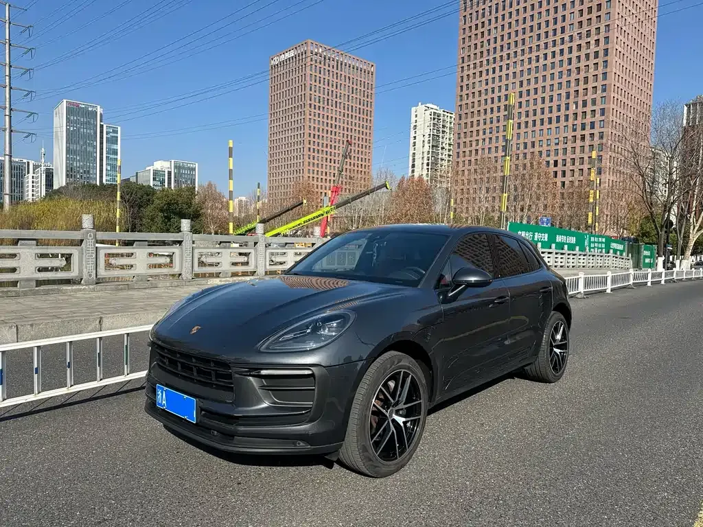 Porsche Macan — фото 1