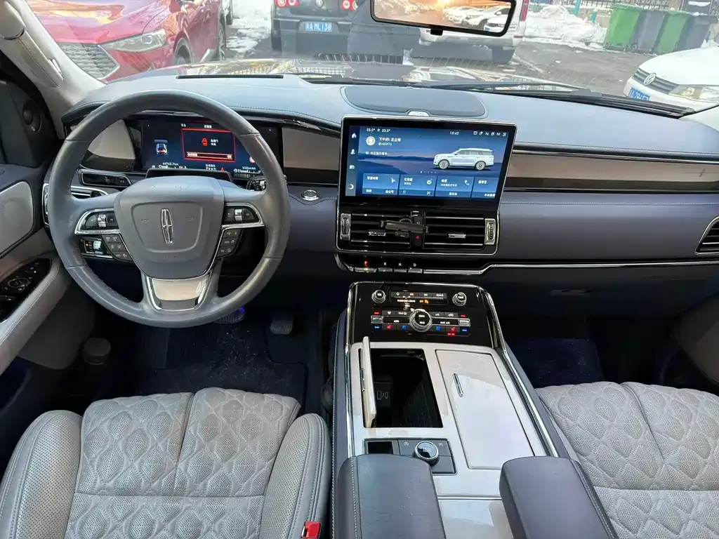 Lincoln Navigator One 2023 из CN, фото 8