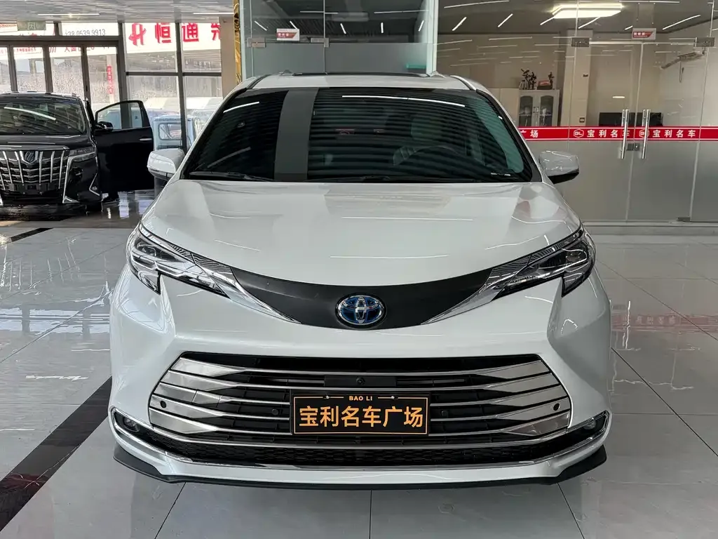 Toyota Sienna 2022 из CN, фото 1