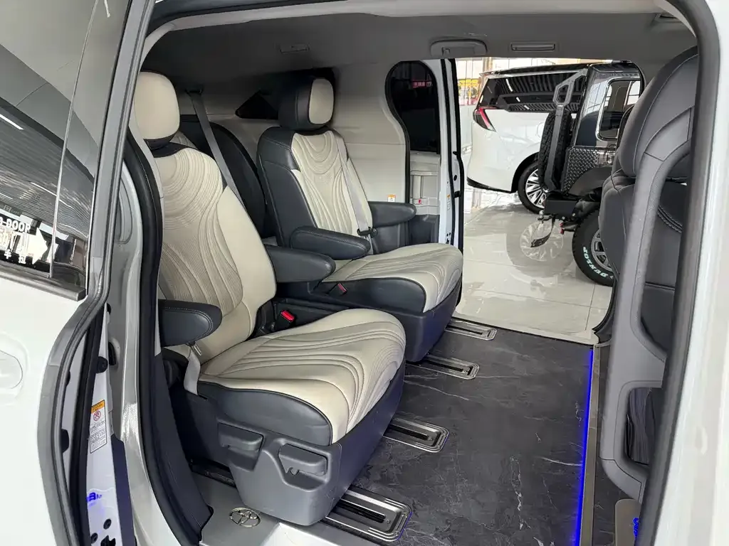 Toyota Sienna 2022 из CN, фото 9
