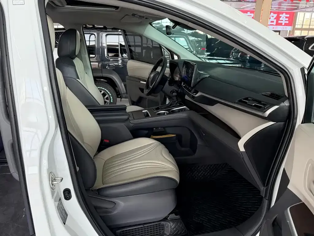 Toyota Sienna 2022 из CN, фото 8