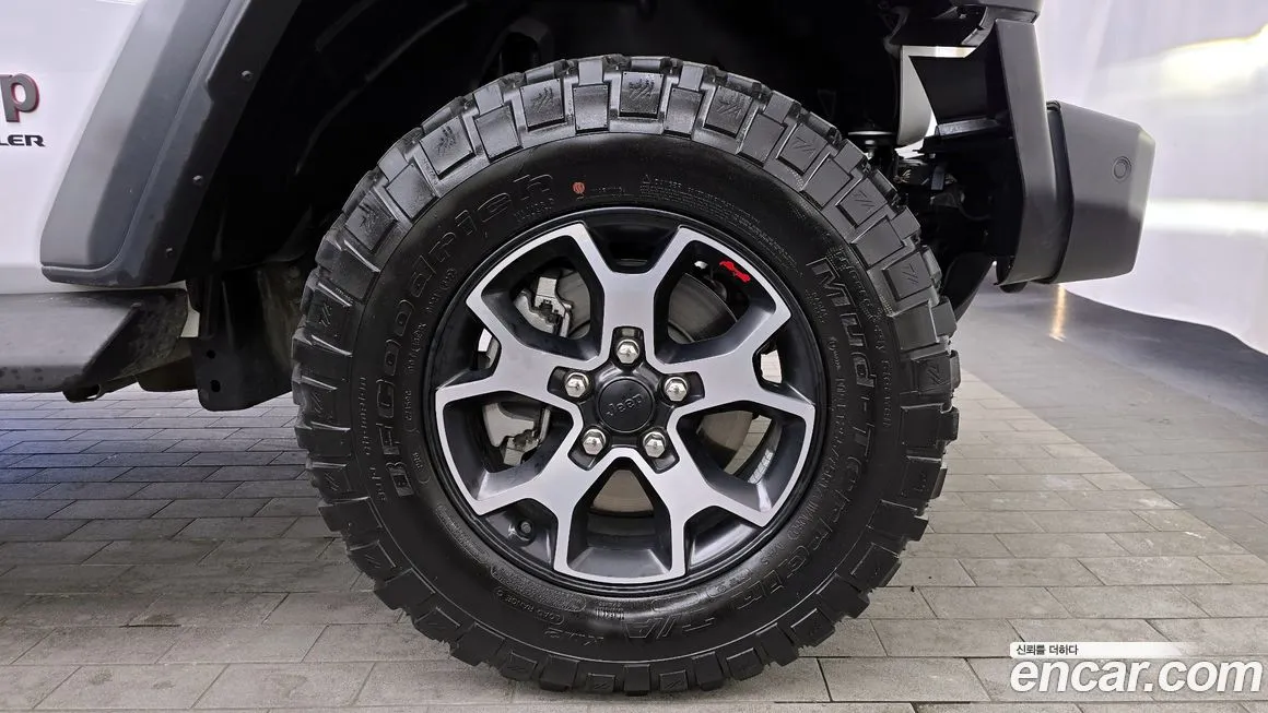 Jeep Wrangler — фото 9