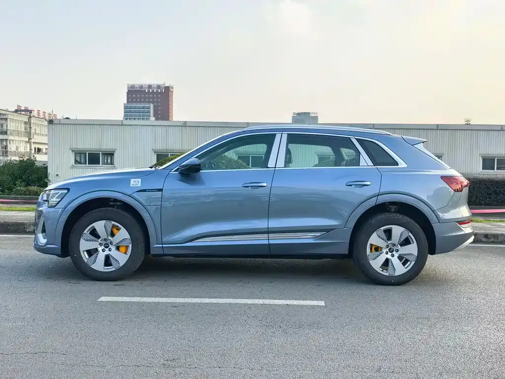 Audi e-tron 2026 из CN, фото 2