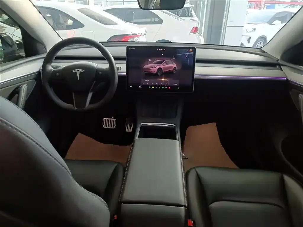 Tesla Model Y — фото 3
