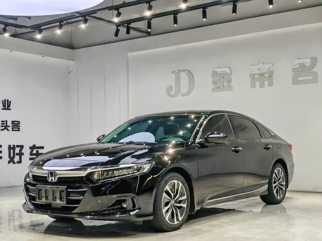 Honda Accord — фото 1