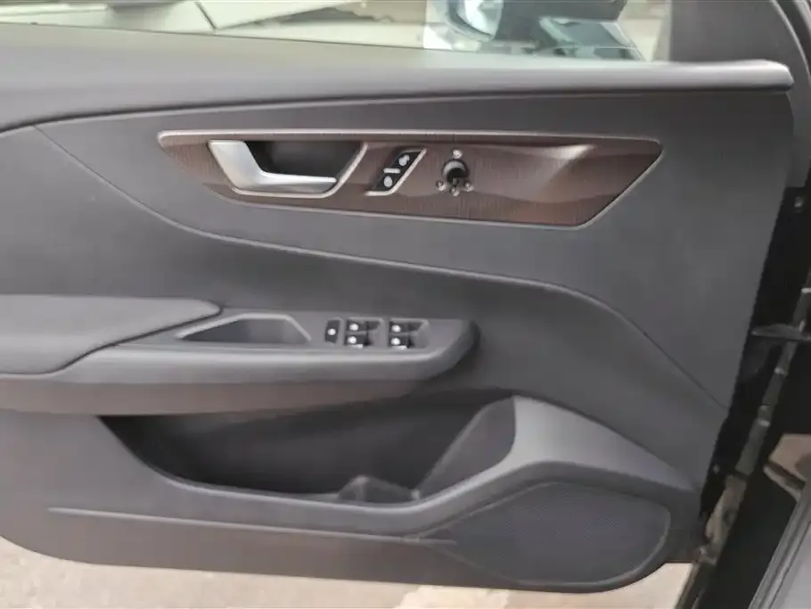 Hongqi E-QM5 2023 из CN, фото 7