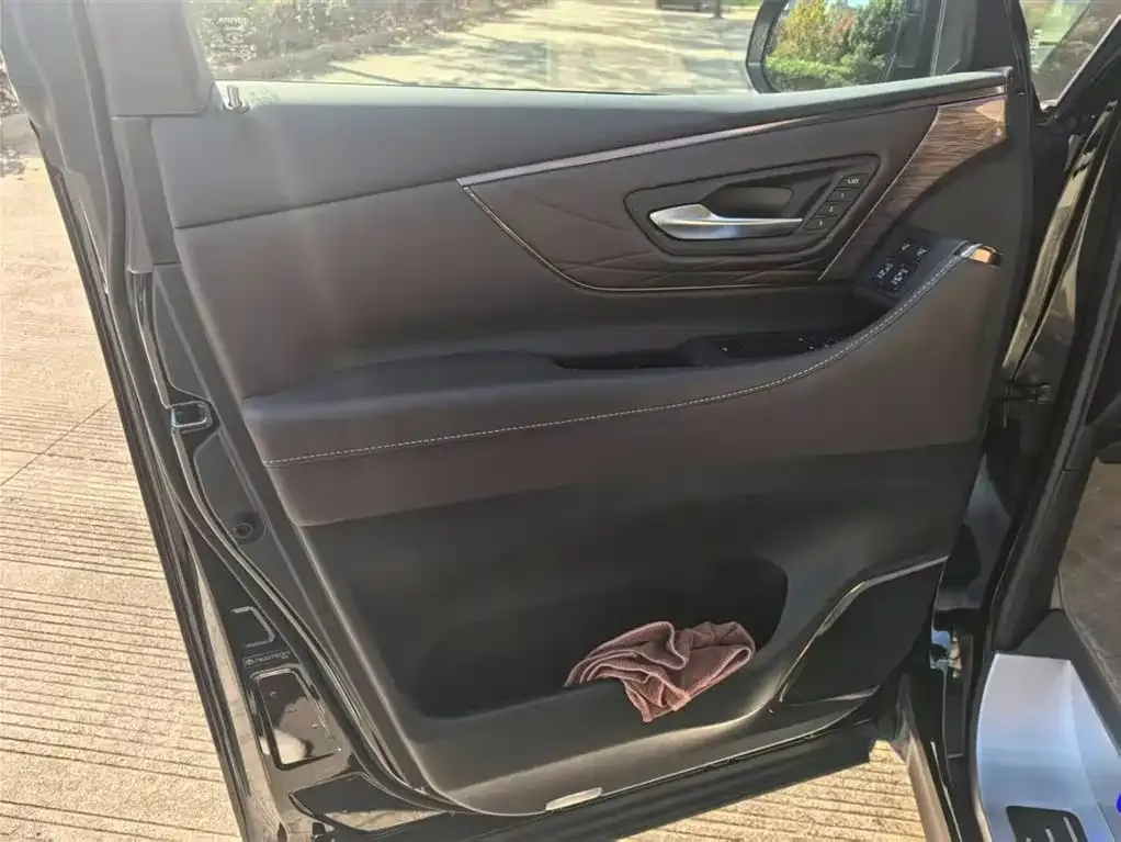 Toyota Vellfire 2023 из CN, фото 6