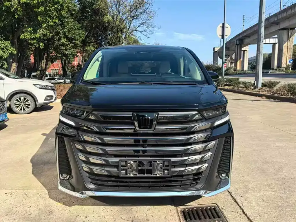 Toyota Vellfire 2023 из CN, фото 4
