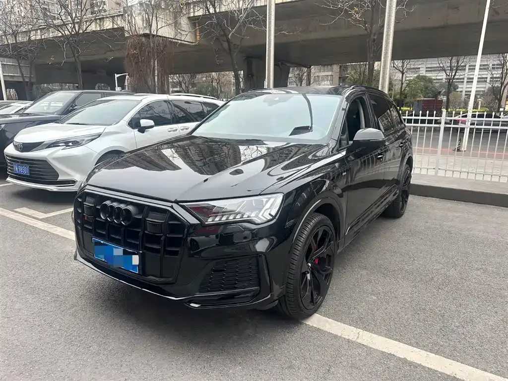 Audi Q7 2023 из CN, фото 1