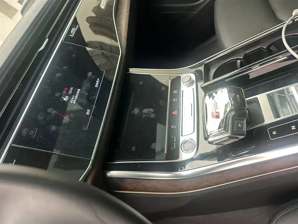 Audi Q7 2023 из CN, фото 7