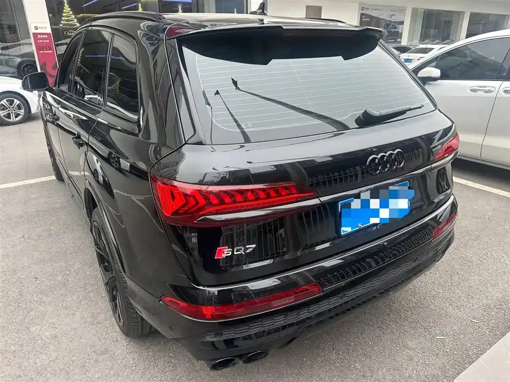 Audi Q7 2023 из CN, фото 3