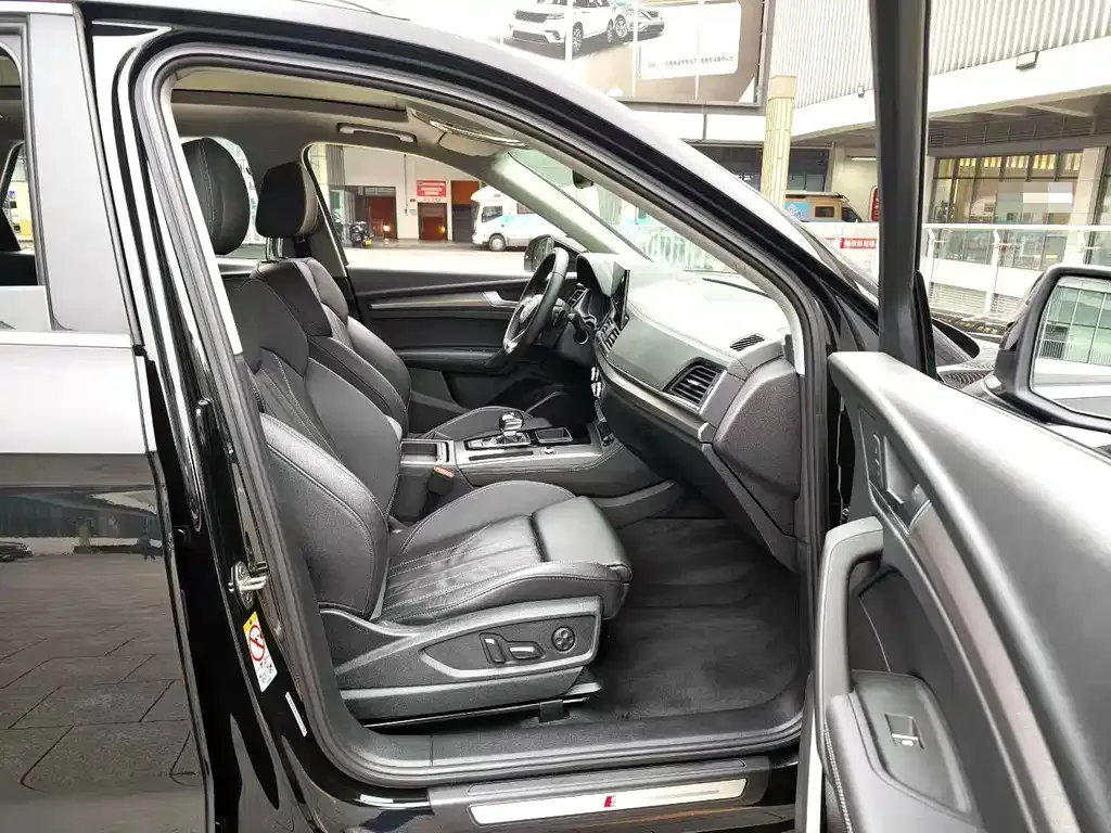 Audi Q5L 2022 из CN, фото 4