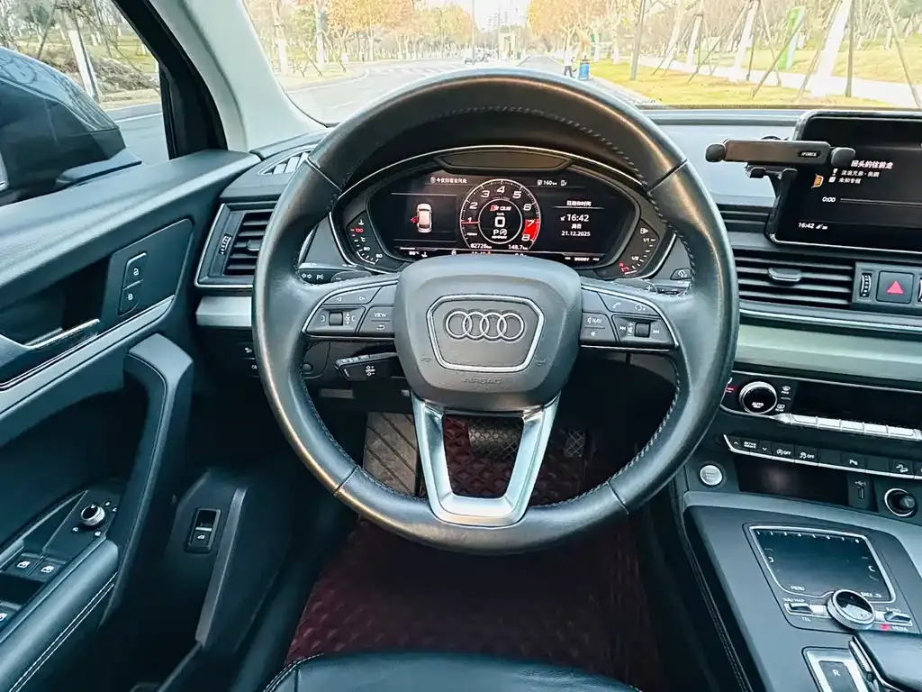 Audi Q5L 2021 из CN, фото 5