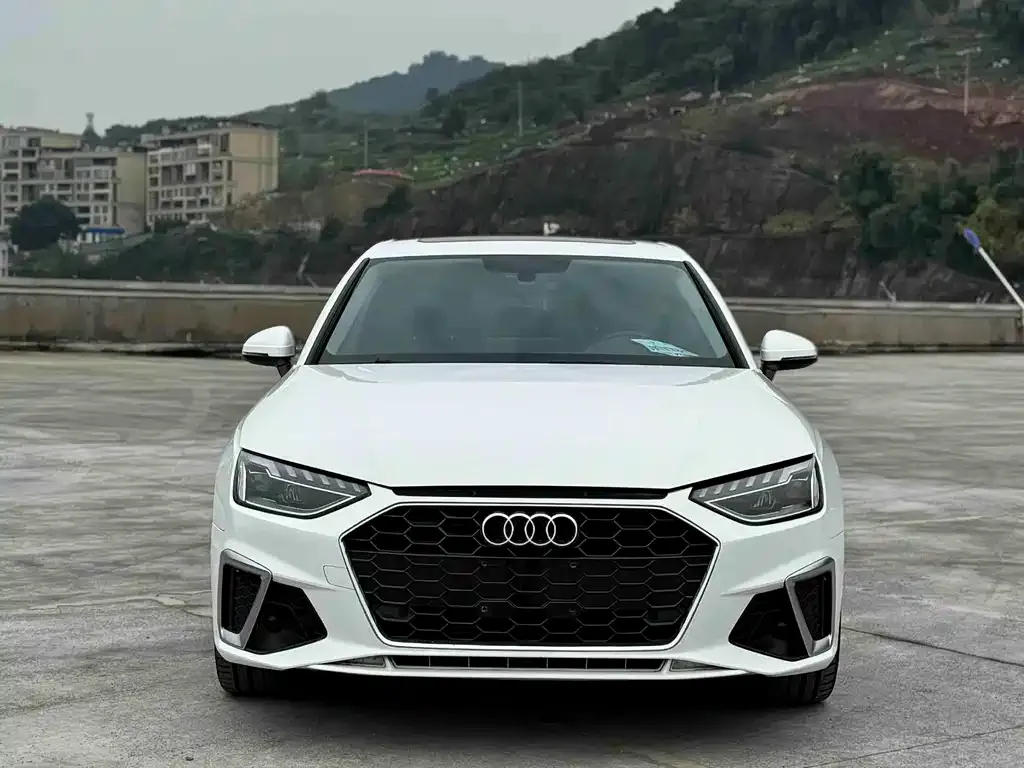Audi A4L 2022 из CN, фото 7