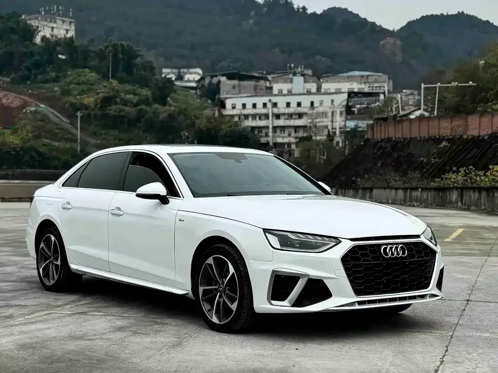 Audi A4L 2022 из CN, фото 4
