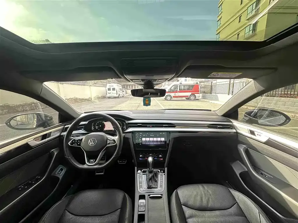 Volkswagen CC 2022 из CN, фото 2