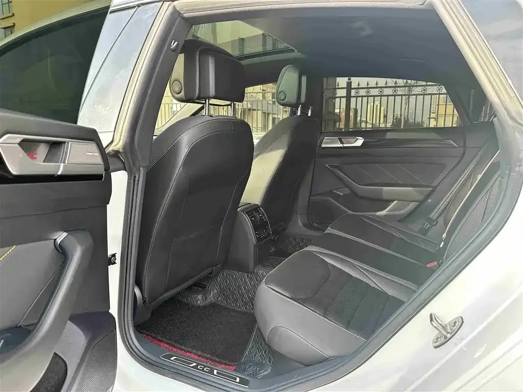Volkswagen CC 2022 из CN, фото 9