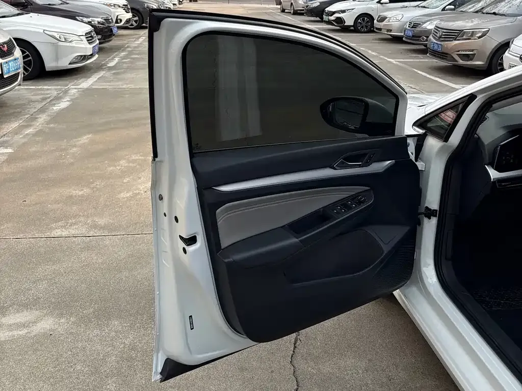 Volkswagen Golf 2021 из CN, фото 8