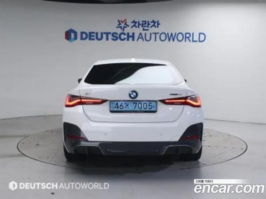BMW i4 — фото 4