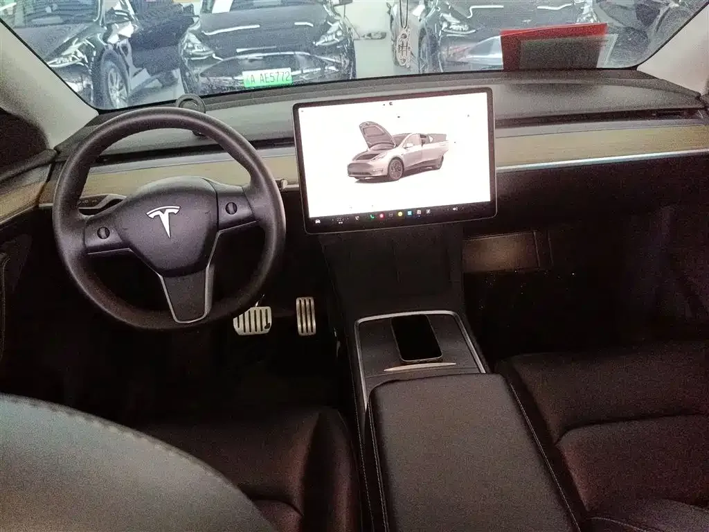Tesla Model Y — фото 4
