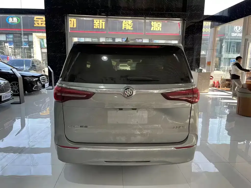 Buick GL8 2023 из CN, фото 4