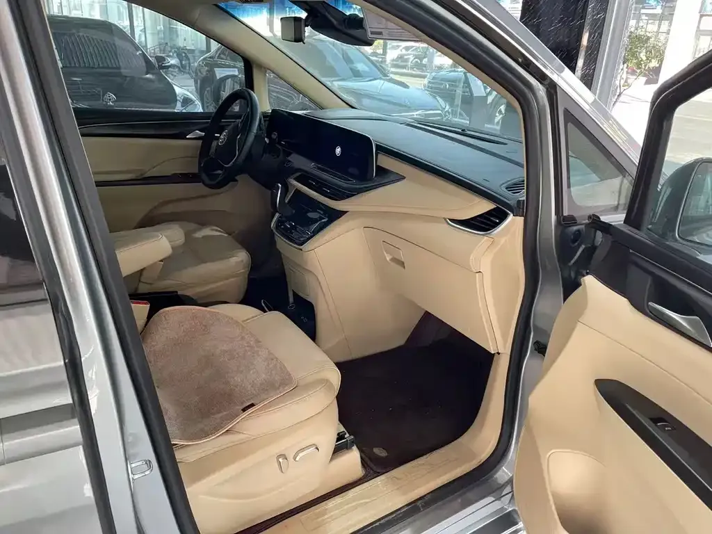 Buick GL8 2023 из CN, фото 5