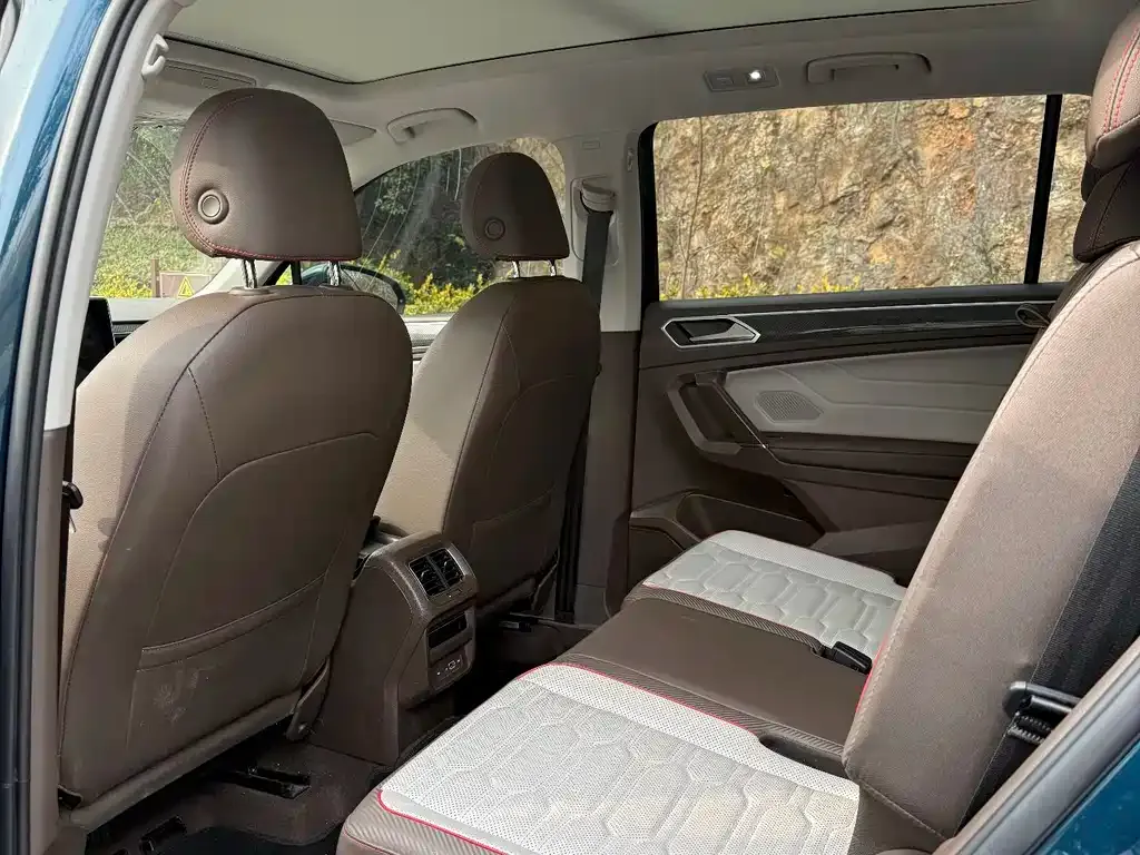 Volkswagen Tiguan L 2021 из CN, фото 5