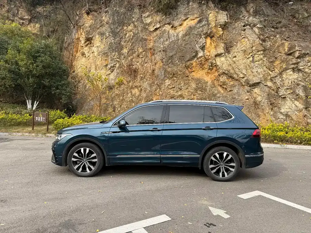 Volkswagen Tiguan L 2021 из CN, фото 7