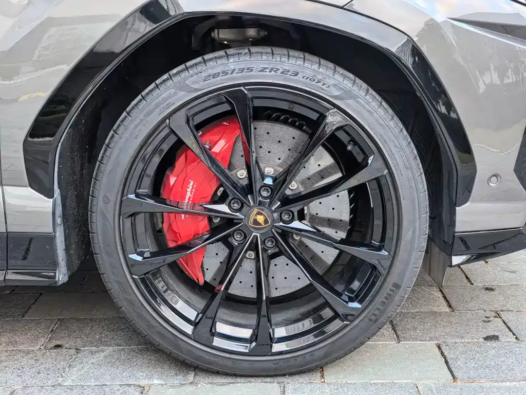 Lamborghini Urus — фото 3