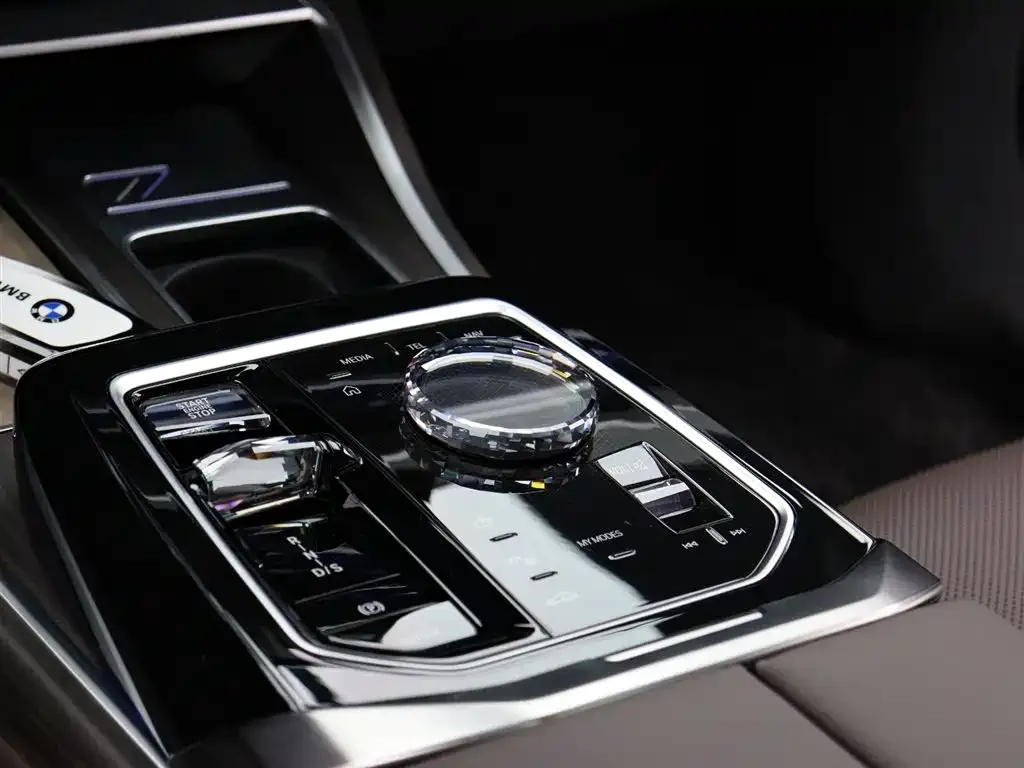BMW 7 Series 2025 из CN, фото 3