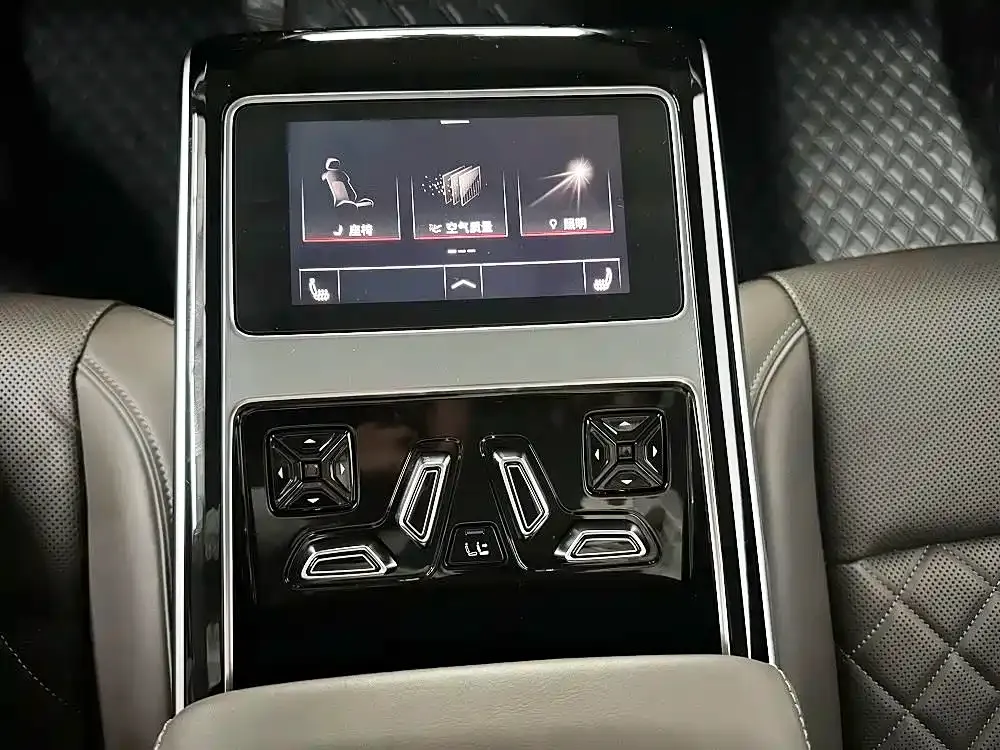 Audi A8 2025 из CN, фото 9