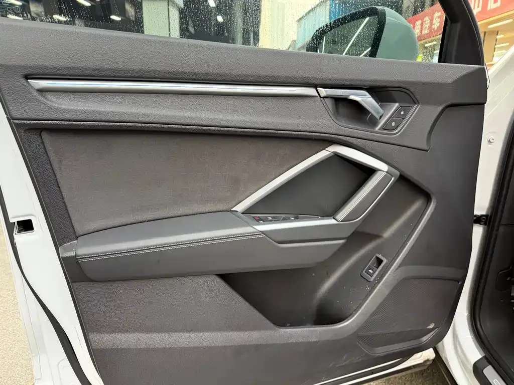 Audi Q3 2023 из CN, фото 3