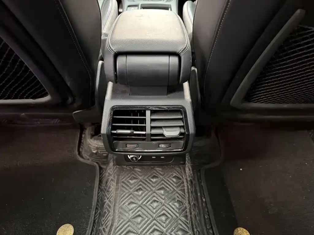 Audi Q3 2023 из CN, фото 5