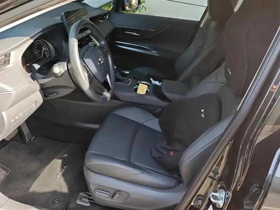 Toyota Venza 2023 из CN, фото 9
