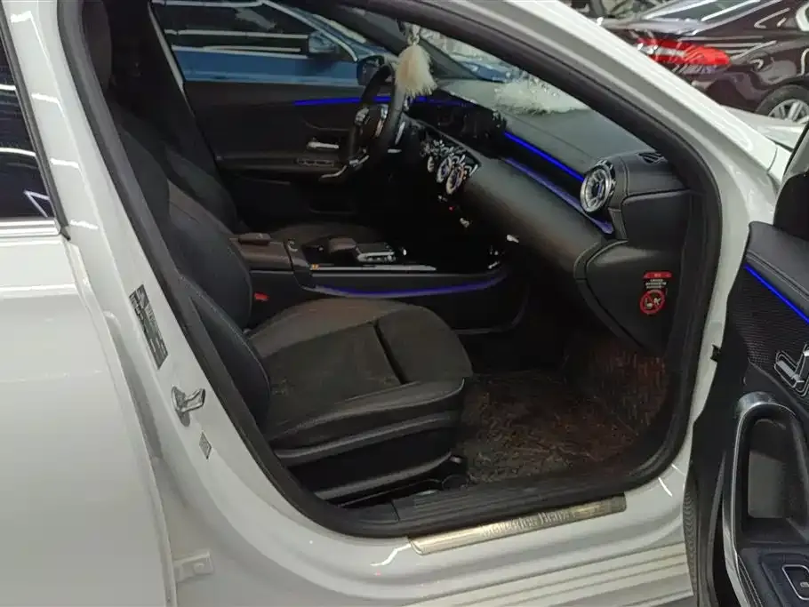 Mercedes-Benz A-Class 2023 из CN, фото 3