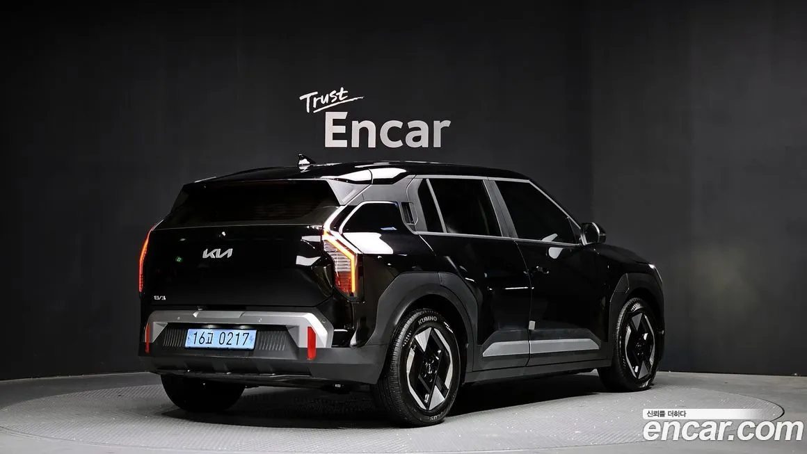 Kia EV3 — фото 2