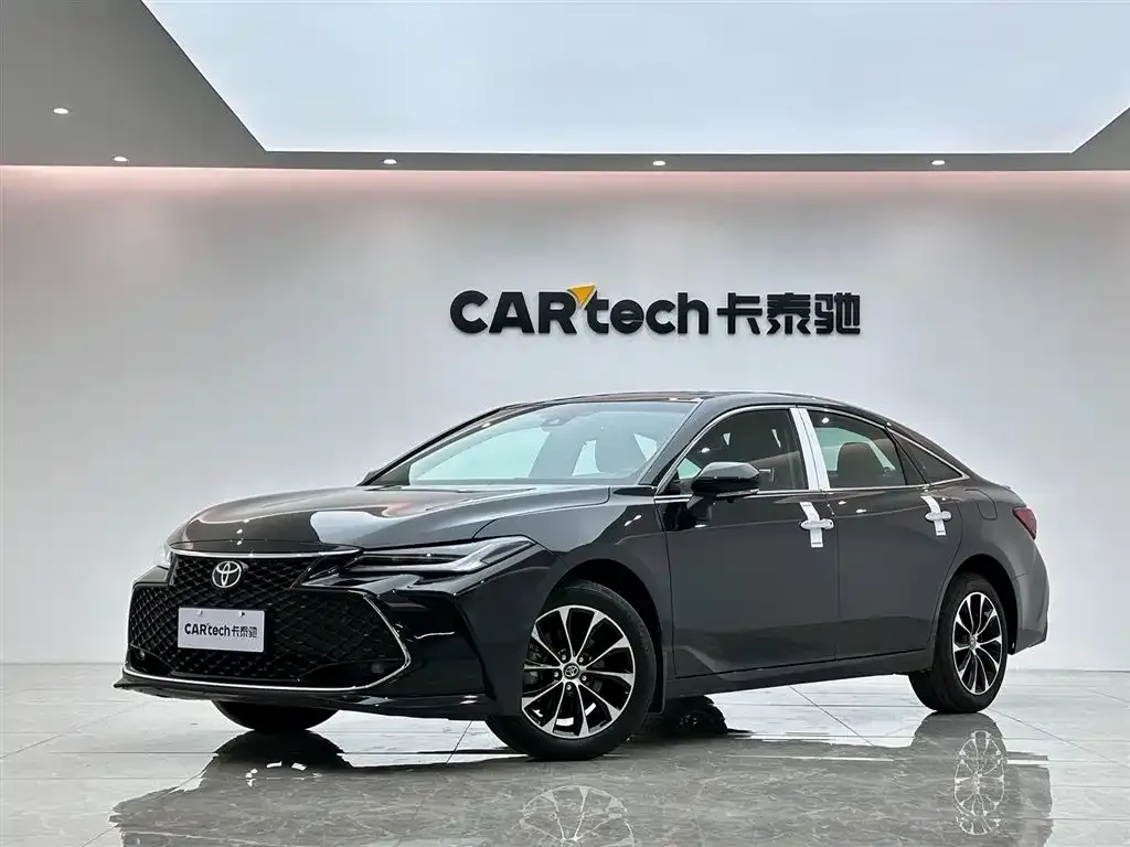 Toyota Avalon — фото 1